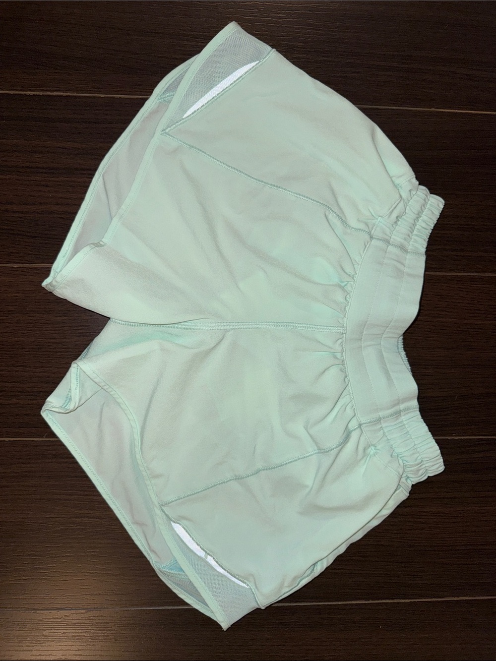 Lululemon Shorts Hotty Hot, Low Rise 4”, sz4